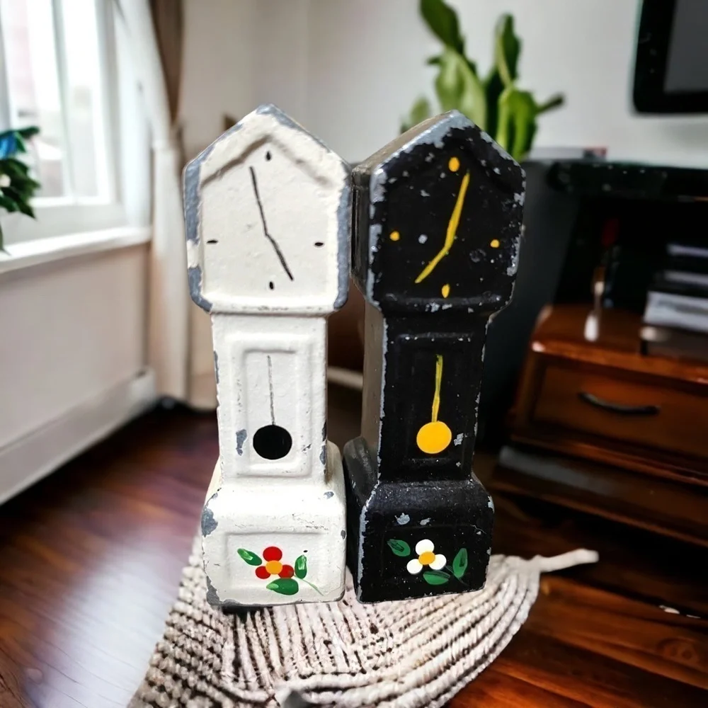 Grandfather Clock Salt and Pepper Shakers